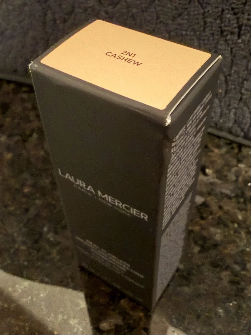 Laura Mercier Real Flawless Weightless Perfecting Foundation (2N1 Cashew - New)